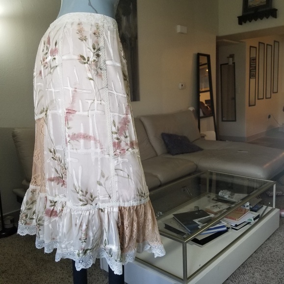 Peachy Pink Lace Floral Patchwork Midi Skirt - Picture 8 of 8